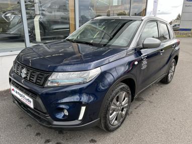 Voir le détail de l'offre de cette SUZUKI Vitara 1.5 Dualjet Hybrid 102ch Privilège Auto de 2024 en vente à partir de 24 999 € 