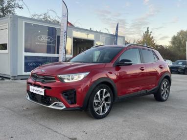 Voir le détail de l'offre de cette KIA Stonic 1.0 T-GDi 120ch MHEV GT Line DCT7 de 2021 en vente à partir de 188.8 €  / mois