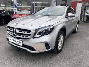 Voir le détail de l'offre de cette MERCEDES-BENZ GLA 180 Sensation 7G-DCT de 2019 en vente à partir de 19 699 €