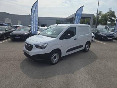 Voir le détail de l'offre de cette OPEL Combo Cargo M 800kg 100 kW Batterie 50 kWh de 2023 en vente à partir de 222.43 €  / mois