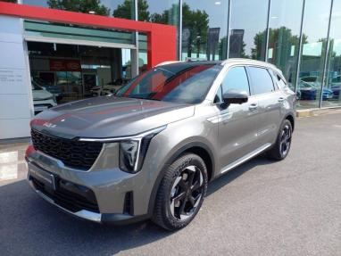 Voir le détail de l'offre de cette KIA Sorento 1.6 T-GDi 253ch PHEV Premium 4x4 7 places de 2024 en vente à partir de 554.27 €  / mois
