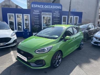 Voir le détail de l'offre de cette FORD Fiesta 1.5 EcoBoost 200ch ST 5p de 2023 en vente à partir de 247.8 € / mois